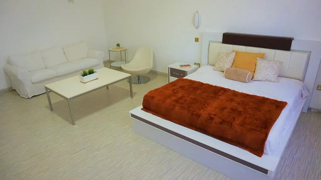 Studios Corniche Абу-Даби 0*,  ОАЭ