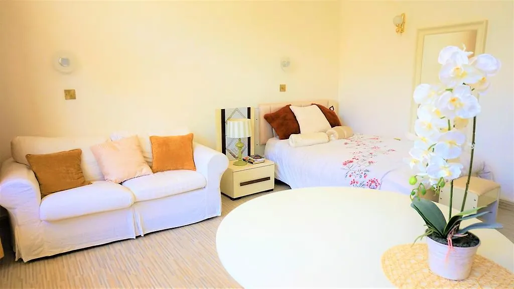 Apartment Ferienwohnung Studios Corniche Abu Dhabi
